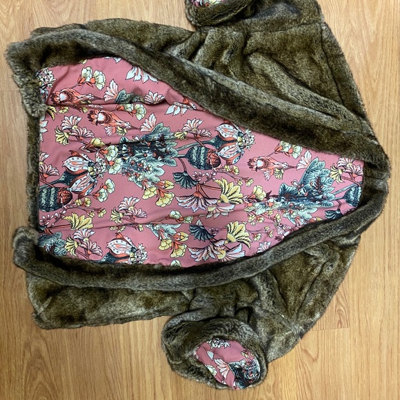 Reversible faux fur jacket - Picture 6 of 6